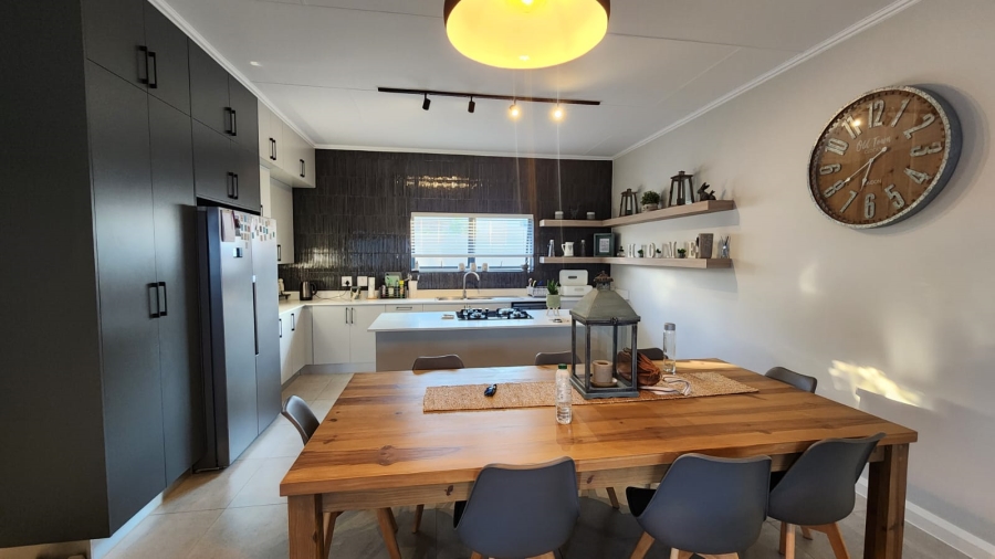 3 Bedroom Property for Sale in Glenwood Western Cape